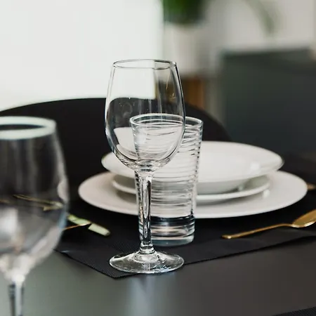 Oro - Modern For 4 Guests